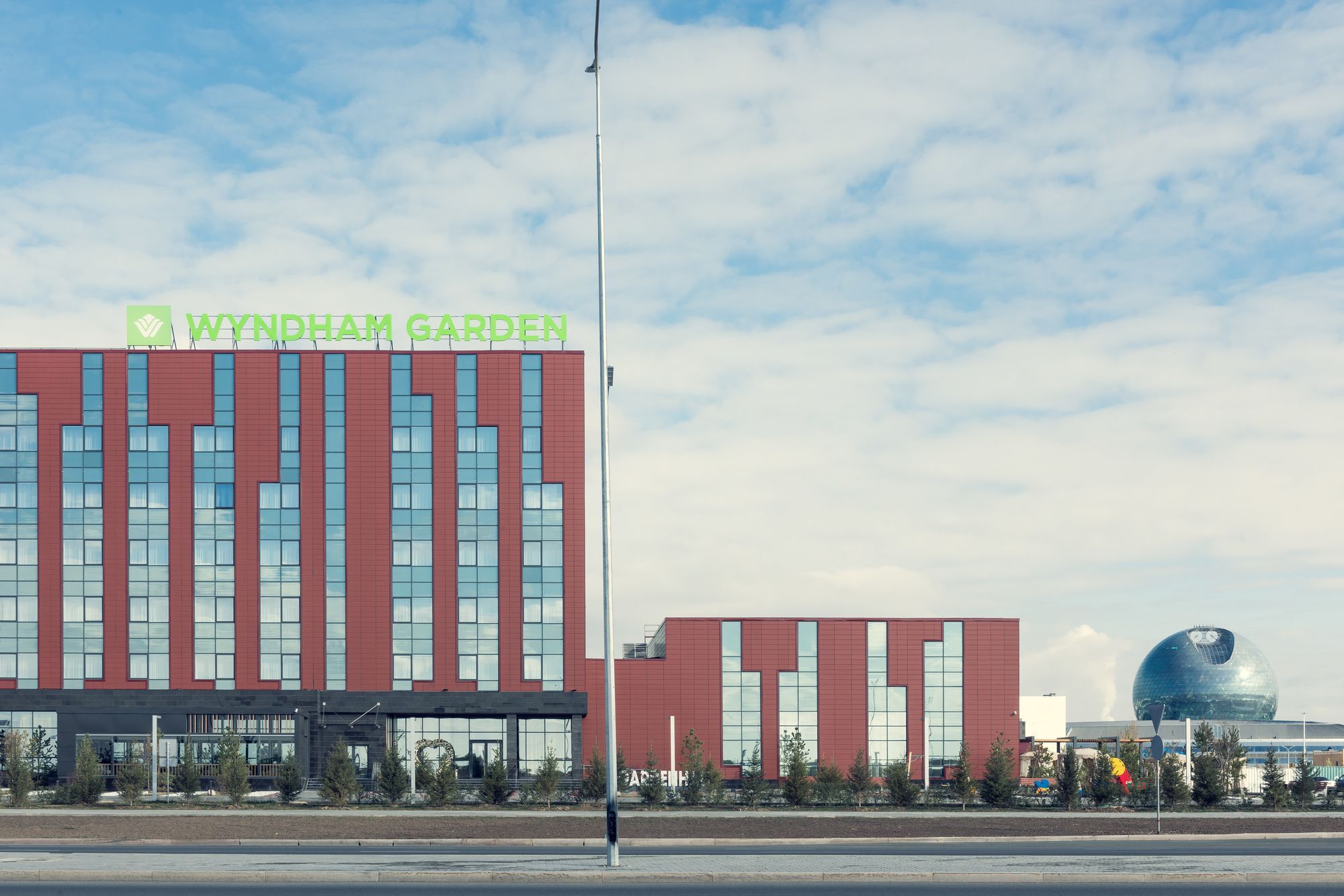 Wyndham Garden Astana Hotel Exterior foto